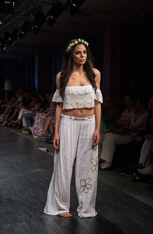 Kreativa Brend Višnje Knežević Ženska moderne etno pantalone od prirodnih materijala